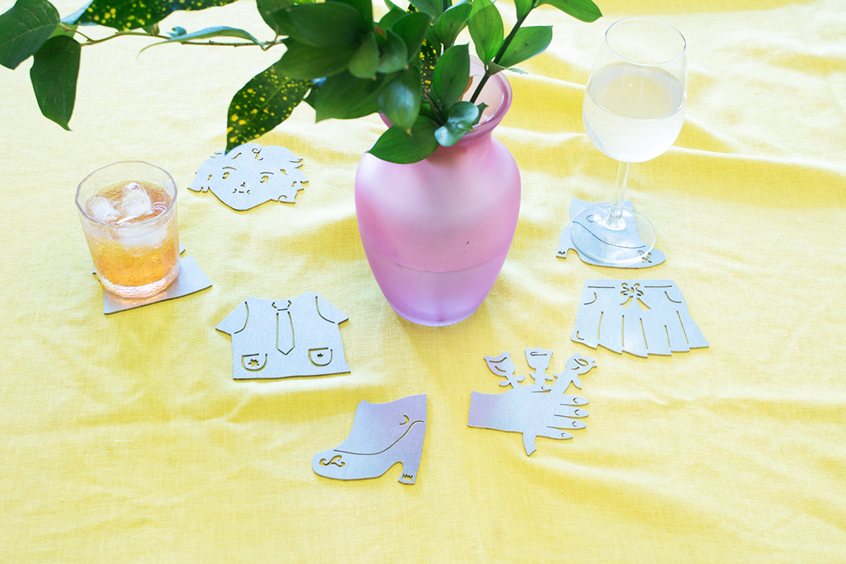 0233 - Coasters with Magnetic Wall Holder (Girl)